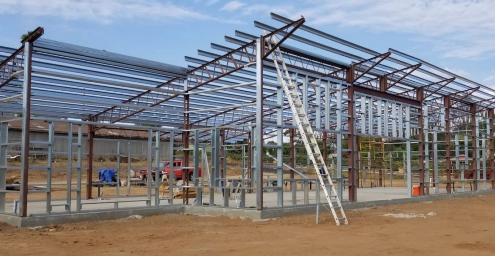 Steel barndo construction in Michigan